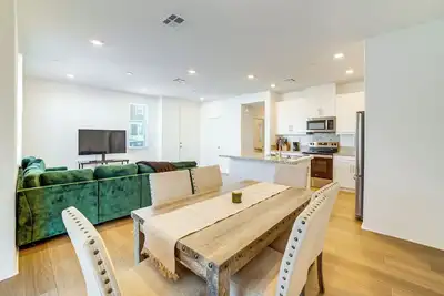 Image de Family Getaway w/ Pool, 8 Mi to Lake Elsinore!