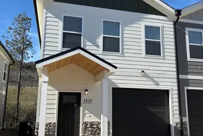 Image de Modern 3-bedroom townhome with in Chattanooga