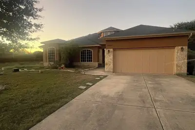 Image de Mediterranean retreat with pool in charming Selma