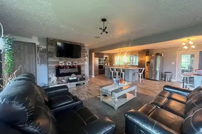 Image de 10 acres property great for outside activities its great place to make memories