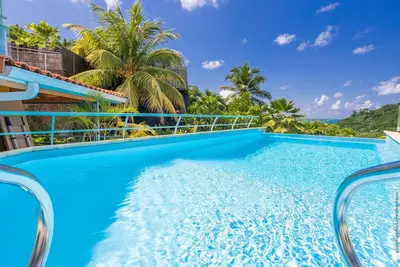 Image de Ti Noni – Charme tropical avec piscine, vue mer