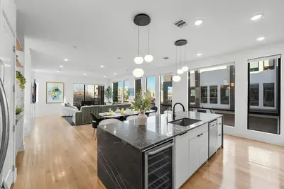Image de Delightful 3-bedroom townhome with Heated Pool & Rt 360 Views Dt Dallas