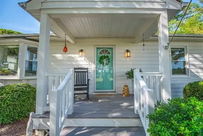 Image de Waterfront on Rappahannock River with boat dock, kayaks, & tranquil views