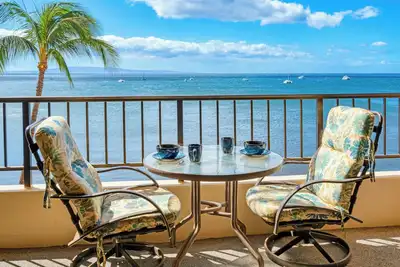 Image de Direct Oceanfront unit that will take your breath away. Sugar Beach 528
