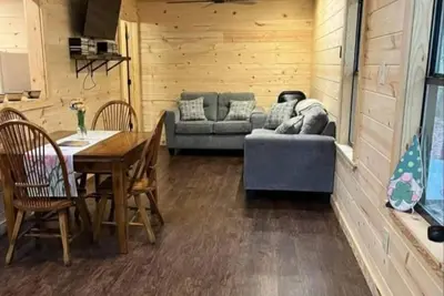 Image de Wonderful 2-bedroom cabin nestled in the quiet hills of Arkansas.