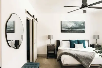 Modern Mountain Townhome - Rooftop Hot Tub