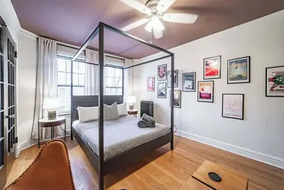 Image de Bunk, Bond, and Beyond at Wrigley