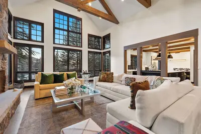 Image de Riverdance Pond House at Arrowhead - Hot Tub, Pet Friendly, Ski Shuttle!