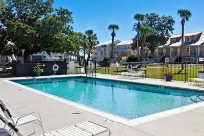 Image de Tide Creek Bungalow — Where the Bay Meets Comfort