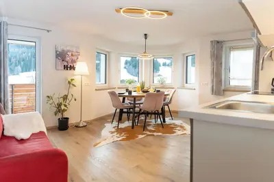 Image de Wonderful group accommodation in the ski and hiking area Pet-Friendly