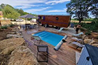 Image de charmante roulotte climatisé avec piscine privative