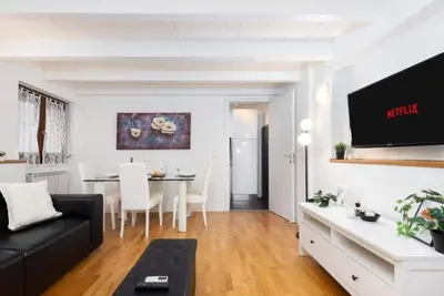 Prada Loft with Private Parking Space and Garden