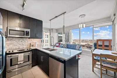 Image de Walk to Saddledome | Dt Views| 2br | Ug Parking|Ac