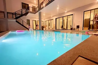 Image de Pool Villa Cream Darin For 17 Persons\nครีมดารินพูลวิลล่า วิลล่า 5 ห้องนอน