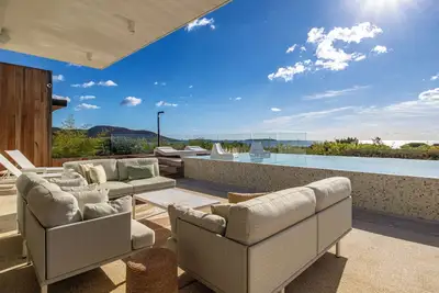 Image de Palombaggia, Porto-Vecchio, Villa AzaïTu\nPied dans l'eau, service hôtelier, Piscine