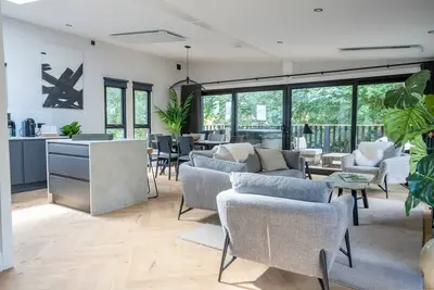 Cabin 2. 0 Luxe (Pet), Dumfries