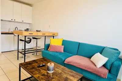 Image de Charmant T2  proche Zénith et Toison d'or, accès rapide au centre ville!