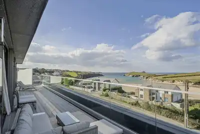 Image de Penthouse, Balcony w/ Expansive Sea Views, Parking