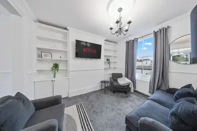 Image de Spacious 4br Home w/ Private Parking & WiFi