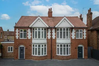 Image de Stanley Park House, Peterborough - 3 bedroom, 3 bathroom, parking, City centre