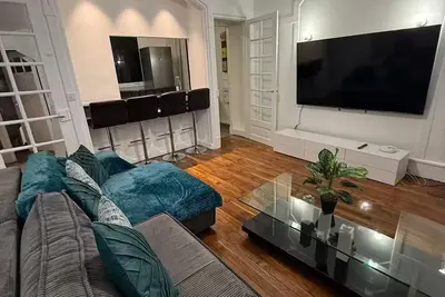 Image de Houses near Versailles