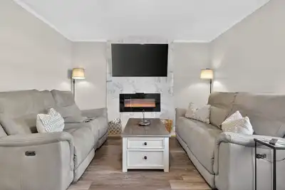 Image de New! Relax in Pooler | Modern 3br | Huge Yard