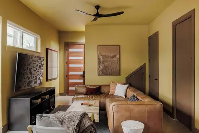 Image de Modern Compound with Hot Tub | Near Downtown