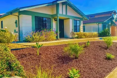 Image de Cozy cottage 2 bedroom 2 bathroom in peaceful Oceanside