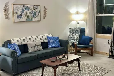 Image de Cozy  newly built 1-bedroom apartment in charming Smithfield