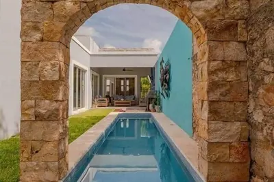 Image de Steps to Merida's Gastronomic Corridor w/parking