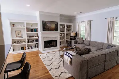 Image de Atlanta Worldcup Retreat Private Porch, 5 bedrooms, gym near Mercedes Benz