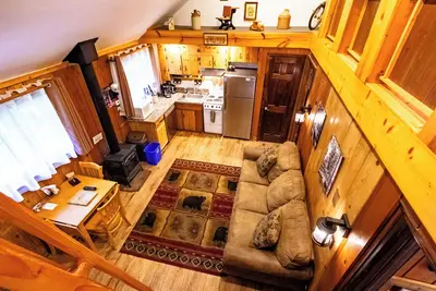 Image de Cozy dog friendly cabin close to town and the lake