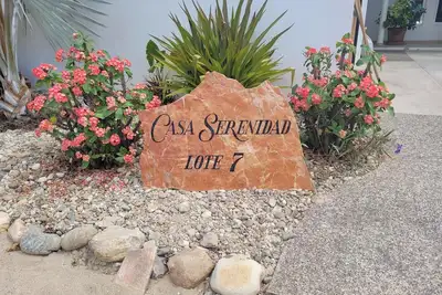 Image de Beach Bungalow with stunning Pacific Ocean and Mountain views awaits!