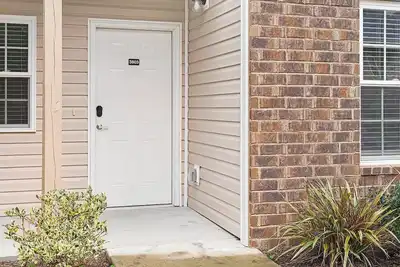 Image de Landing | Incredible 2bd, Gym, Pool