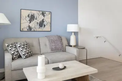 Image de Landing | Chic 2bd, Clubhouse, Pool