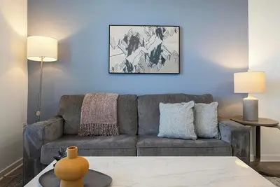 Image de Landing | Beautiful 2bd, Pool, Gym