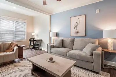 Image de Landing | Beautiful 2bd, Gym, Pool