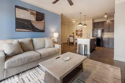 Image de Landing | Stylish 2bd, Clubhouse, Gym