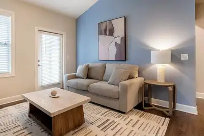 Image de Landing | Chic 2bd, Pool, Gym