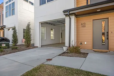 Image de Sleek & Spacious Luxury Stay Near Downtown Raleigh