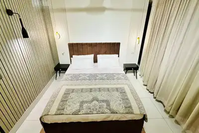 Image de Modern 2-bedroom apartment in main Islamabad
