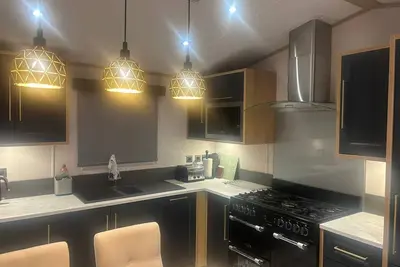 Image de Modern 4 berth caravan with decking at Manor Park, Hunstanton ref 23002h