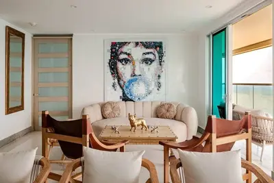 Image de Super Luxury Beachfront 4br w/ Ocean view Balcony