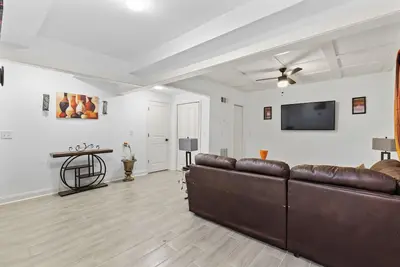 Image de Cozy 2-bedroom Near Mercedes Stadium- Private Oasis