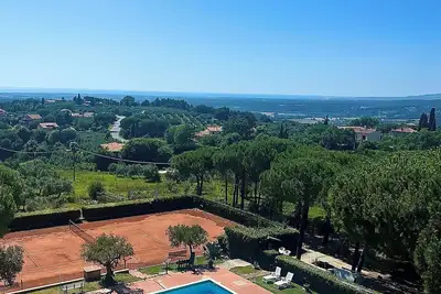 Image de Panoramic Penthouse Residence \"La Villa\" with swimming pool, tennis court, park