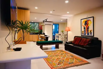 Image de Lavish Lodge