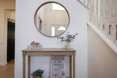 Image de Wooded Retreat - Pool - Hot Tub - Fire Pit - Hiking - Game Room - Camelback Mntn