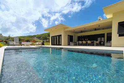 Image de Maison La Sagesse - 4-bedroom villa located right on the beach