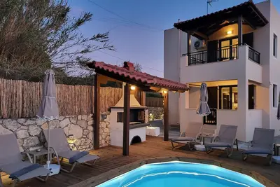 Image de Modern Villa - A/C, Private Pool, Sea Views - Located 500 meters from the Beach in Sfakaki!