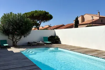Image de Villa familiale à 100m de la plage avec piscine